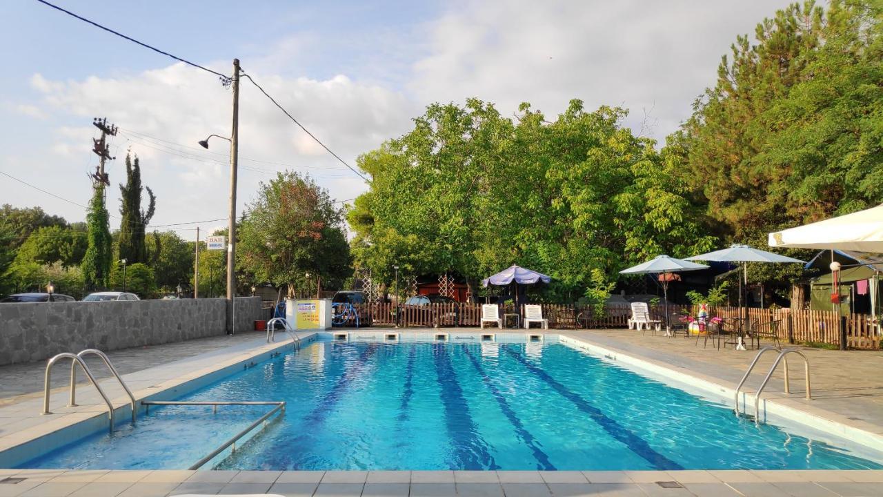Camping Mitikas And Bungalows Litochoro Eksteriør billede