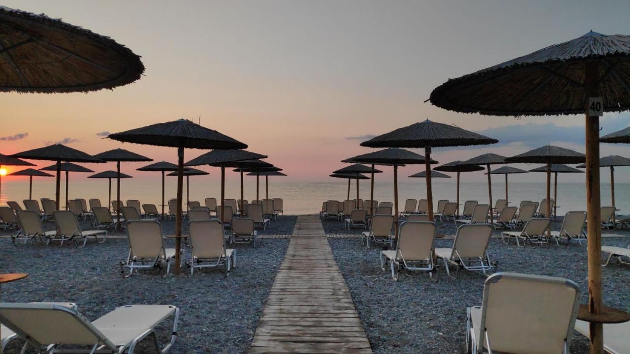 Camping Mitikas And Bungalows Litochoro Eksteriør billede